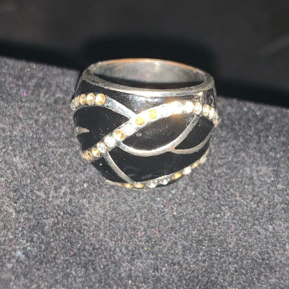 Ring - Picture 2 of 6